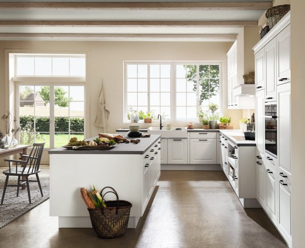 kitchen extractor fan | MHK Kitchen Experts