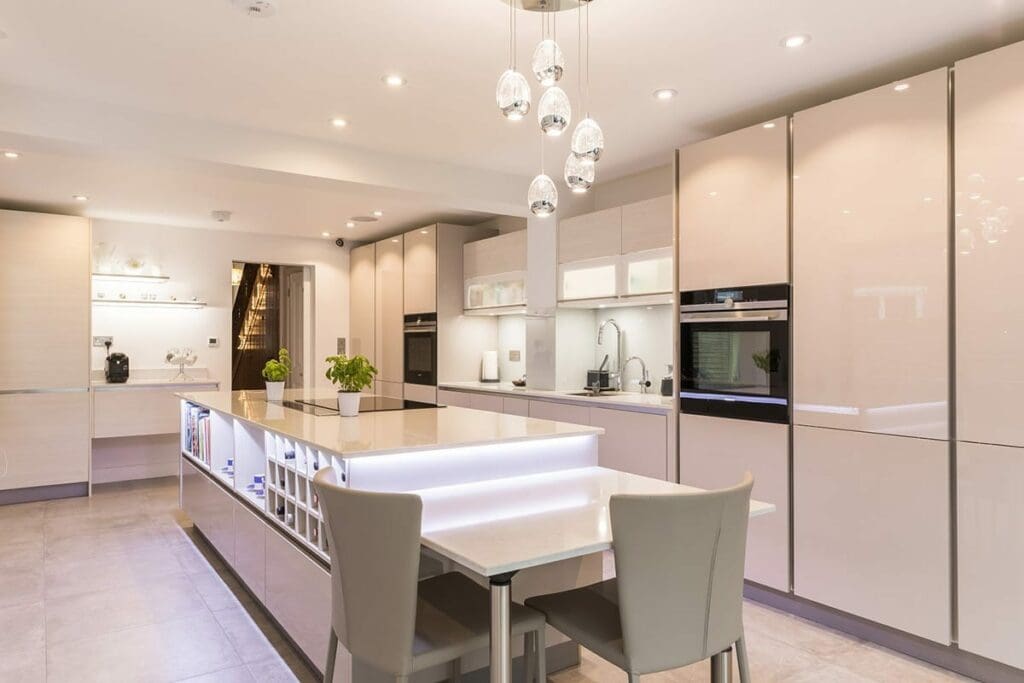 Cashmere Gloss Lacquer Kitchen Finish 1024X683 1 | MHK Kitchen Experts