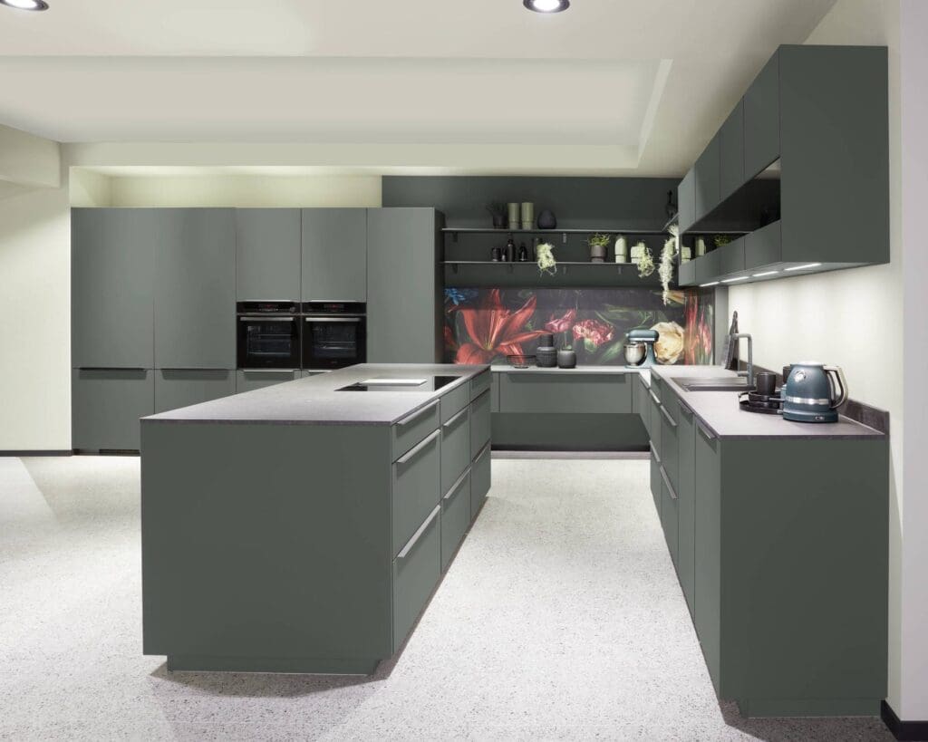 kitchen extractor fan | MHK Kitchen Experts